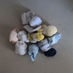⚡FREE with purchase⚡ 0-3m sock lot